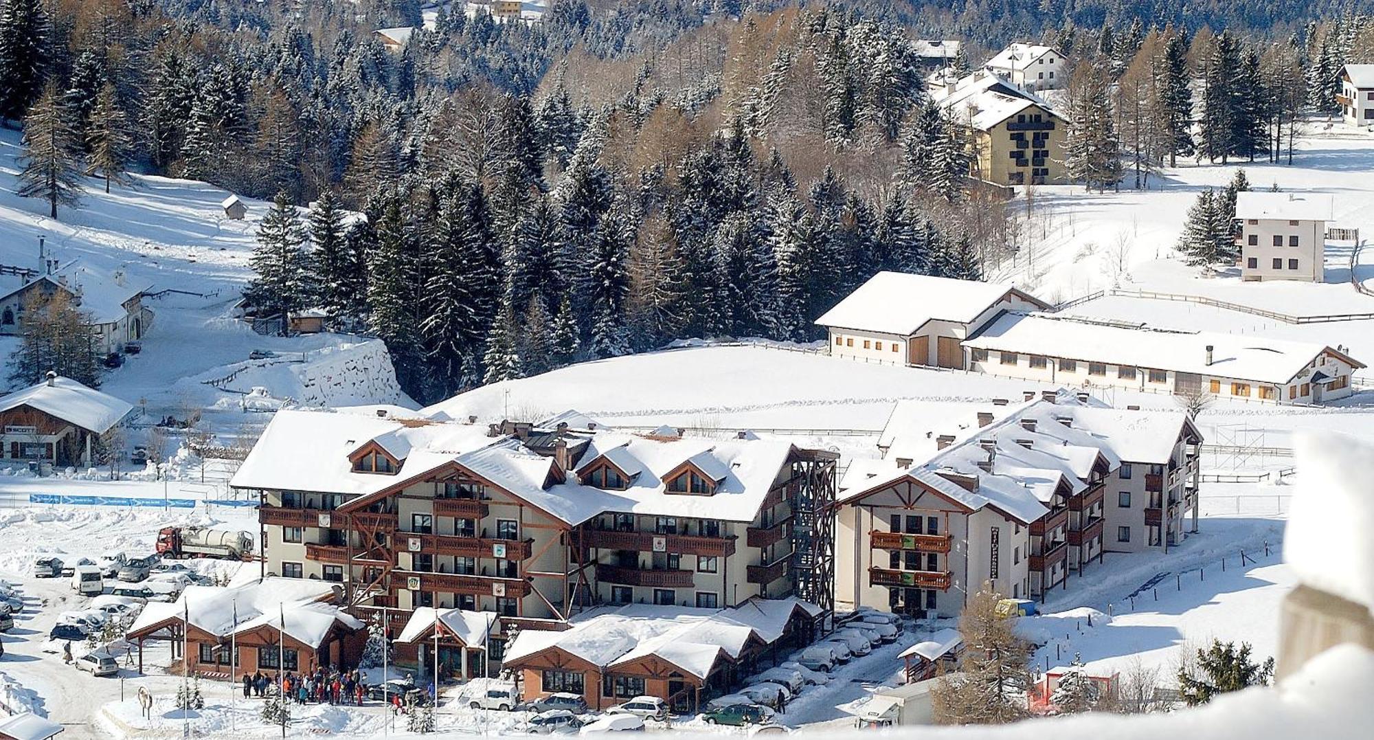 Golf Hotel Folgaria Esterno foto